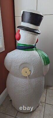 VTG Christmas Snowman Blow Mold With Wreath And Scarf 45 Tall