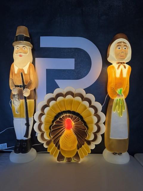 Vtg Don Featherstone Thanksgiving Blow Molds Pilgrims Turkey Set