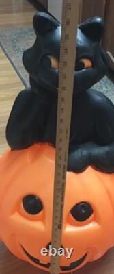 Vintage 1993 Halloween Blow Mold 34 Black Cat on Pumpkin Read Description Vintage 1993 Halloween Blow Mold 34 Black Cat on Pumpkin Read Description