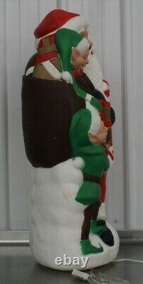 Vintage 31 TPI 3-D PLASTIC BLOW MOLD Santa with elves Lighted Christmas Decor