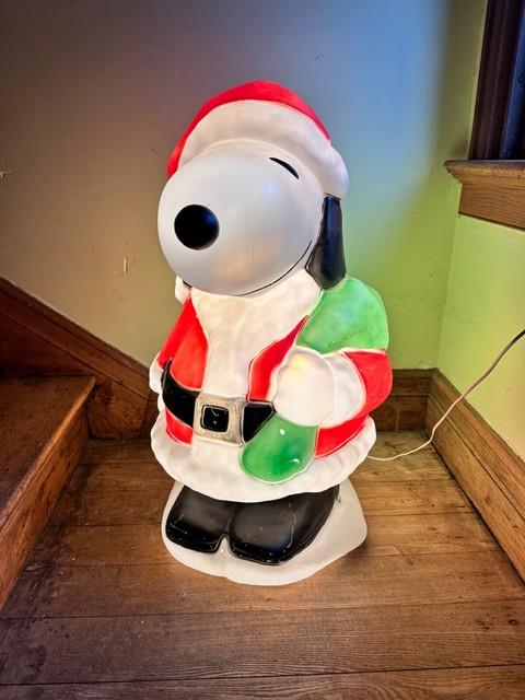 Vintage 32 Santa's Best Snoopy Santa Peanuts Blow Mold Christmas Decoration