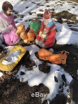 Vintage 8 Piece Light Up Blow Mold Nativity Set For Indoors Outdoors See Desc