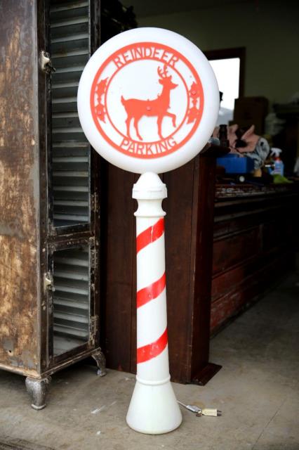 Vintage Christmas Blow Mold Santa Reindeer Parking Street Pole Lighted Sign