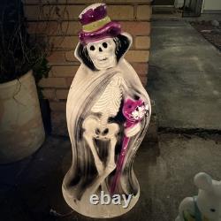 Vintage Don Featherstone Blow Mold Halloween Skeleton Cape Top Hat 33 Inch RARE Vintage Don Featherstone Blow Mold Halloween Skeleton Cape Top Hat 33 Inch RARE