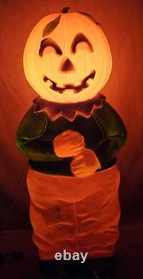 Vintage Don Featherstone Halloween Blow Mold Pumpkin Scarecrow (No Sign) Vintage Don Featherstone Halloween Blow Mold Pumpkin Scarecrow (No Sign)
