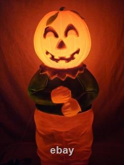 Vintage Don Featherstone Halloween Blow Mold Pumpkin Scarecrow (No Sign) Vintage Don Featherstone Halloween Blow Mold Pumpkin Scarecrow (No Sign)