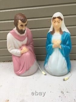 Vintage GENERAL FOAM LIGHTED BLOW MOLD MARY & JOSEPH NATIVITY SET 26 USA