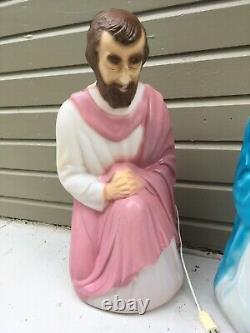 Vintage GENERAL FOAM LIGHTED BLOW MOLD MARY & JOSEPH NATIVITY SET 26 USA Vintage GENERAL FOAM LIGHTED BLOW MOLD MARY & JOSEPH NATIVITY SET 26 USA