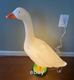 Vintage Gladys Goose Blow Mold Electric Lamp Metal Base RARE