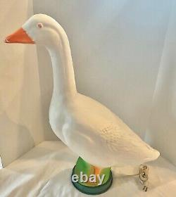 Vintage Gladys Goose Blow Mold Electric Lamp Metal Base RARE