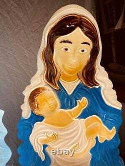 Vintage Grand Venture Mary Joseph Jesus Blow Mold Lighted Christmas Decoration