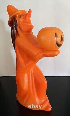 Vintage HALLOWEEN BLOW MOLD Tico WITCH HOLDING Small PUMPKIN 13 Light Up