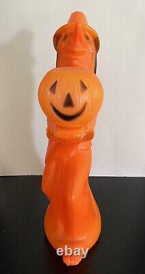 Vintage HALLOWEEN BLOW MOLD Tico WITCH HOLDING Small PUMPKIN 13 Light Up