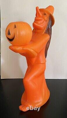 Vintage HALLOWEEN BLOW MOLD Tico WITCH HOLDING Small PUMPKIN 13 Light Up