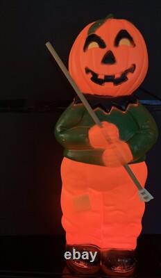 Vintage Halloween Blow Mold Pumpkin Head Scarecrow 31 Lighted Holds Sign Bright Vintage Halloween Blow Mold Pumpkin Head Scarecrow 31 Lighted Holds Sign Bright