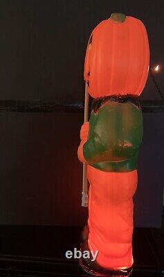 Vintage Halloween Blow Mold Pumpkin Head Scarecrow 31 Lighted Holds Sign Bright Vintage Halloween Blow Mold Pumpkin Head Scarecrow 31 Lighted Holds Sign Bright