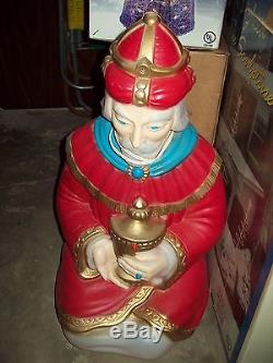 Vintage Light Up Blow Mold Material Wise Man In Nativity Scene Red Clothes 25