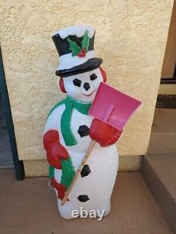 Vintage Light Up Snowman Top hat Blow Mold Wreath Mittens With Shovel 43 Large