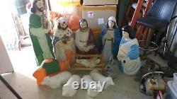 Vintage Mid Century Blow Mold Poloron Empire Christmas Full Nativity Scene Set