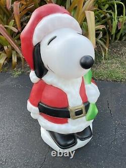 Vintage Santa's Best 32 Peanuts Snoopy Blow Mold Christmas Yard Decoration