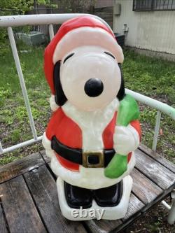 Vintage Santa's Best Snoopy Peanuts Christmas Blow Mold 32 Tall Original Vintage Santa's Best Snoopy Peanuts Christmas Blow Mold 32 Tall Original