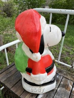 Vintage Santa's Best Snoopy Peanuts Christmas Blow Mold 32 Tall Original Vintage Santa's Best Snoopy Peanuts Christmas Blow Mold 32 Tall Original