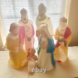 Vintage Small Table Top Nativity Set Christmas Blow Mold Plastic Lighted 6 Piece