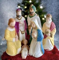 Vintage Small Table Top Nativity Set Christmas Blow Mold Plastic Lighted 6 Piece