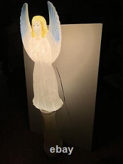 Vintage UNION PRODUCTS ANGEL BLOW MOLD Lighted Decoration with Rare Pedestal 54