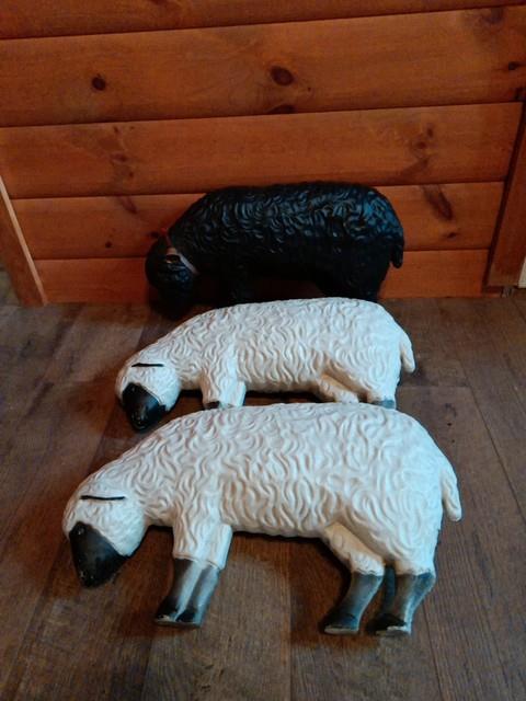 Vtg. 1989 Union Products 2 White Lambs & 1 Black Sheep Blow Mold Rare No Lights