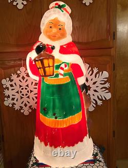 Vtg 37 Tpi Mrs Santa Claus Holding Lantern Christmas Blow Mold Light Yard Decor