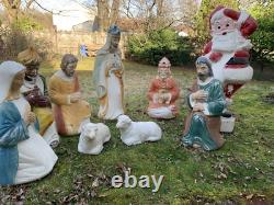 Vtg. Blow Mold Christmas Outdoor Decor 3 Wisemen, Mary, Joseph, 2 animals, Santa