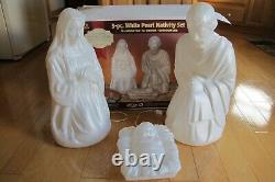 Vtg Nativity Blow Mold 3 Piece Mary, Joseph & Jesus White Pearl w Original Box